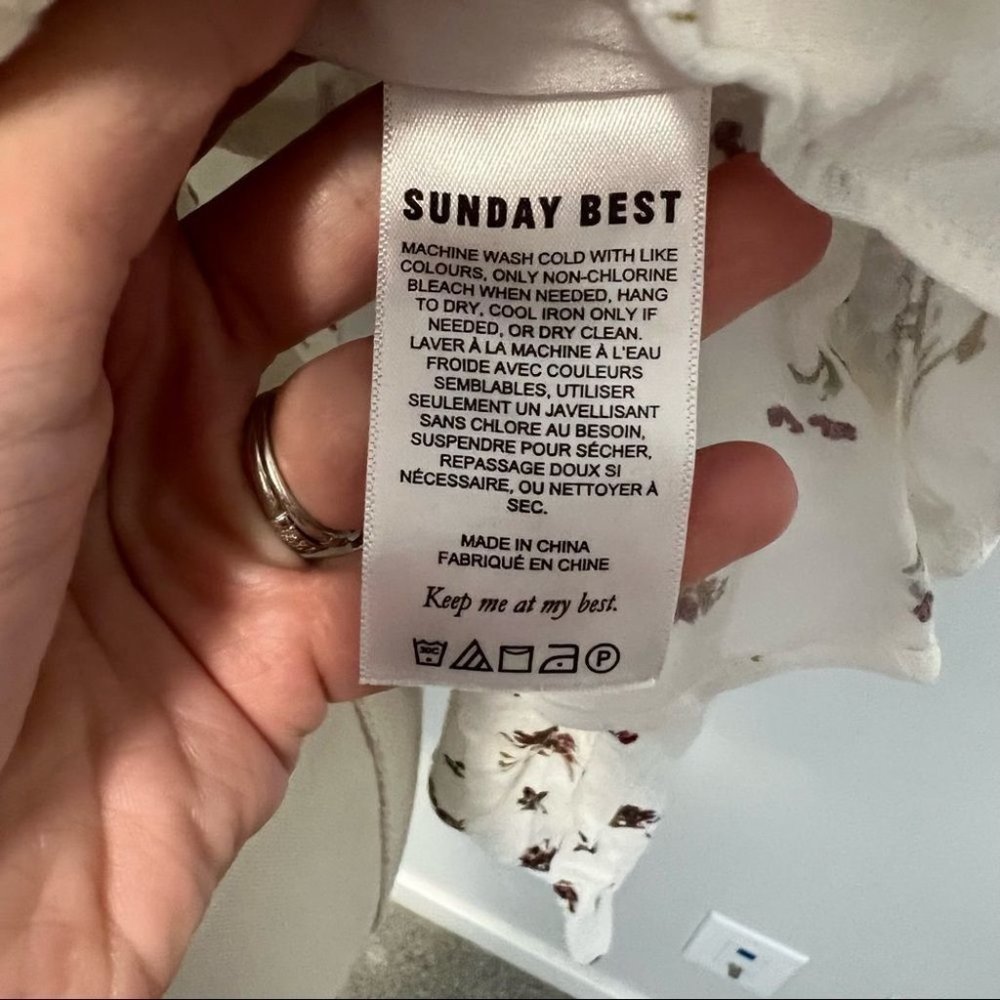 Aritzia Sunday Best New Cropped Tie Front Blouse Floral - Picture 15 of 16